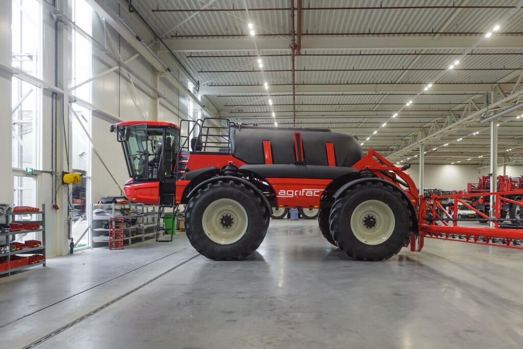 Booms up to 80m wide can be tested in the new 14,000m² factory, which Agrifac has constructed on its existing site at Steenwijk in the Netherlands.
