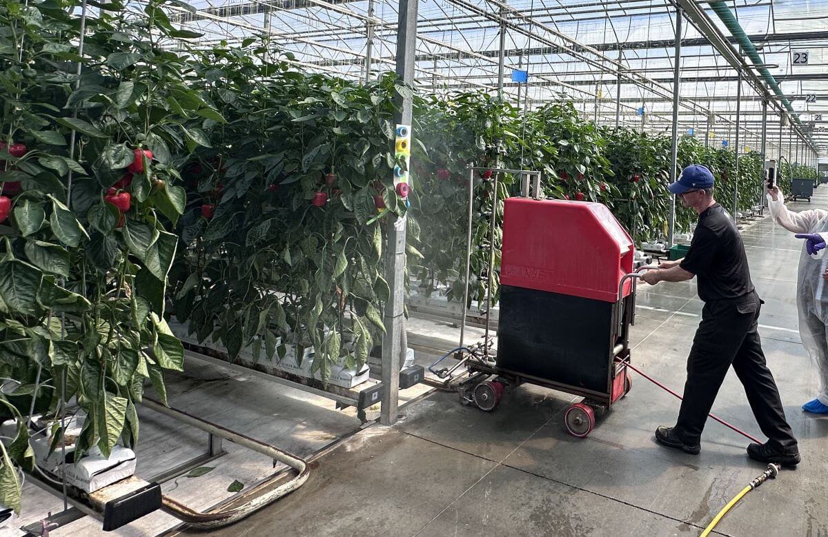 Optimizing a Greenhouse Vegetable Sprayer