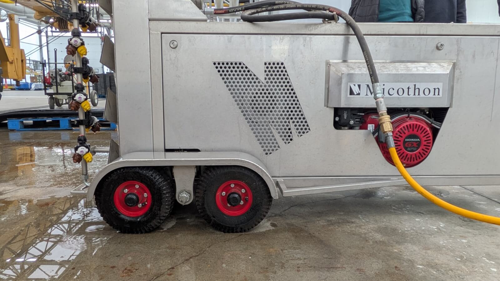 The Micothon M2 – The benefit of air-assist spraying in a vegetable greenhouse